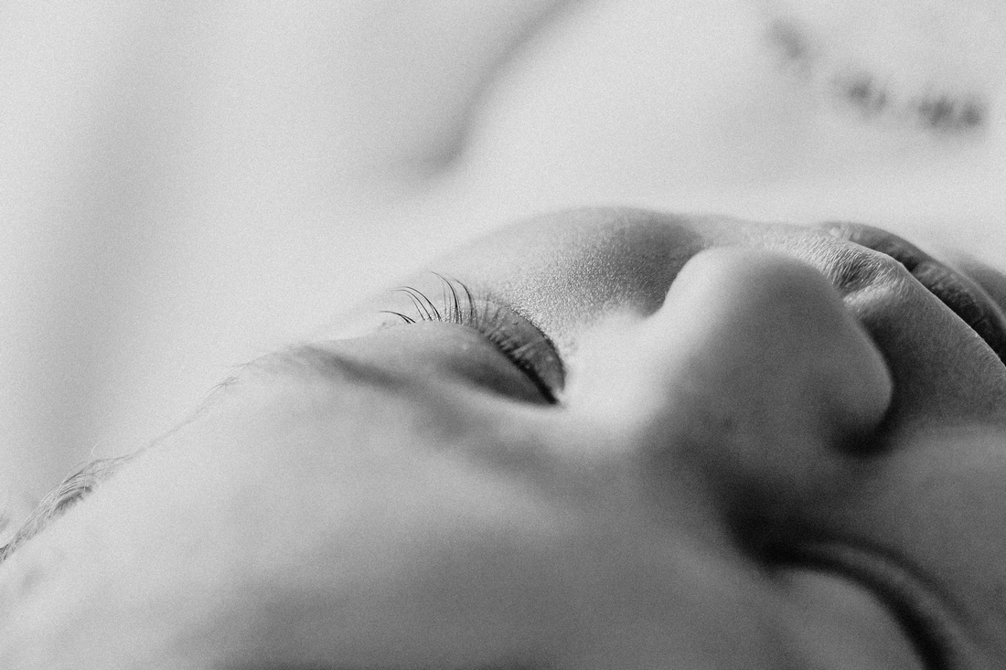 tiny details newborn photography, photographer in eugene, oregon